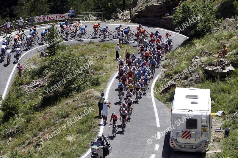 Peloton on Col de la Lombarde005p.jpg
